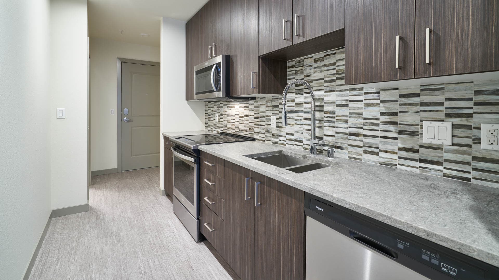 Saxton Apartments 4 of 7