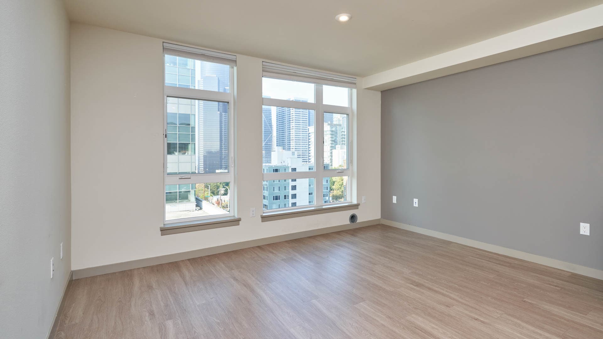 Saxton Apartments 3 of 7