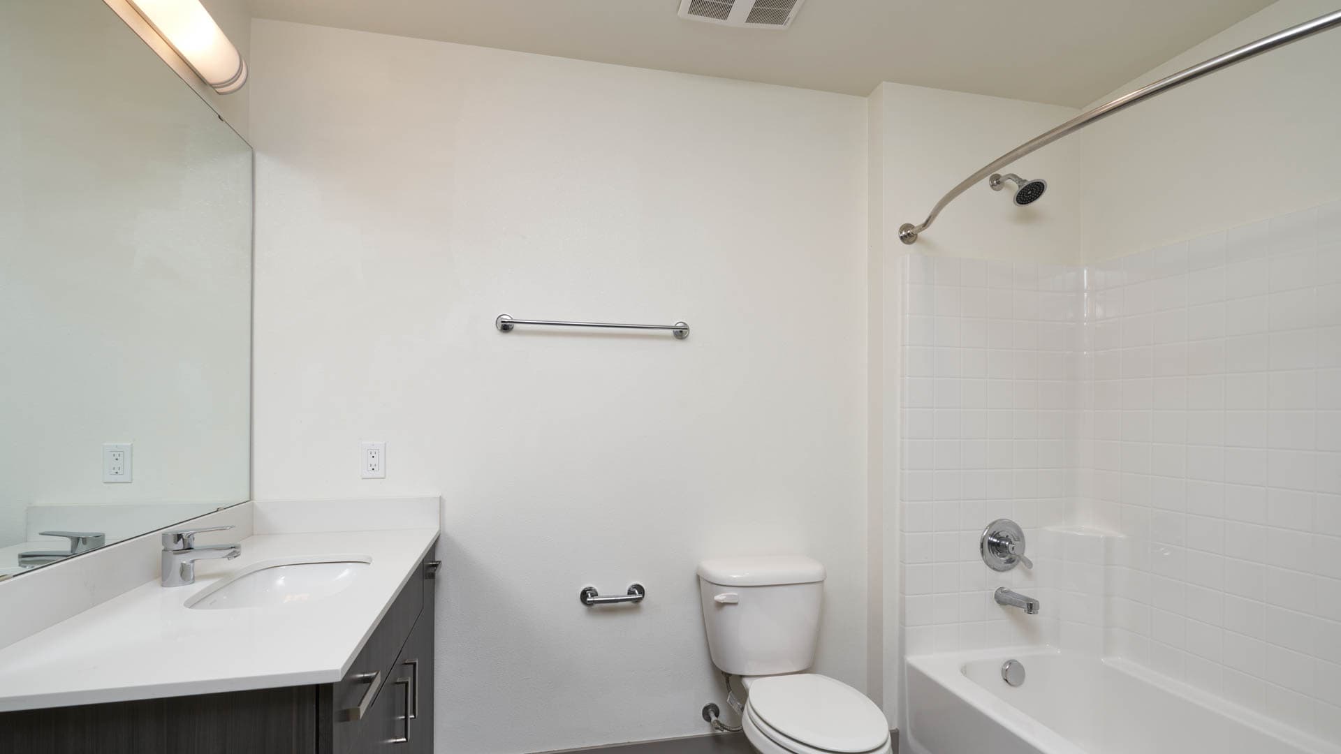 Lane Apartments 4 of 6
