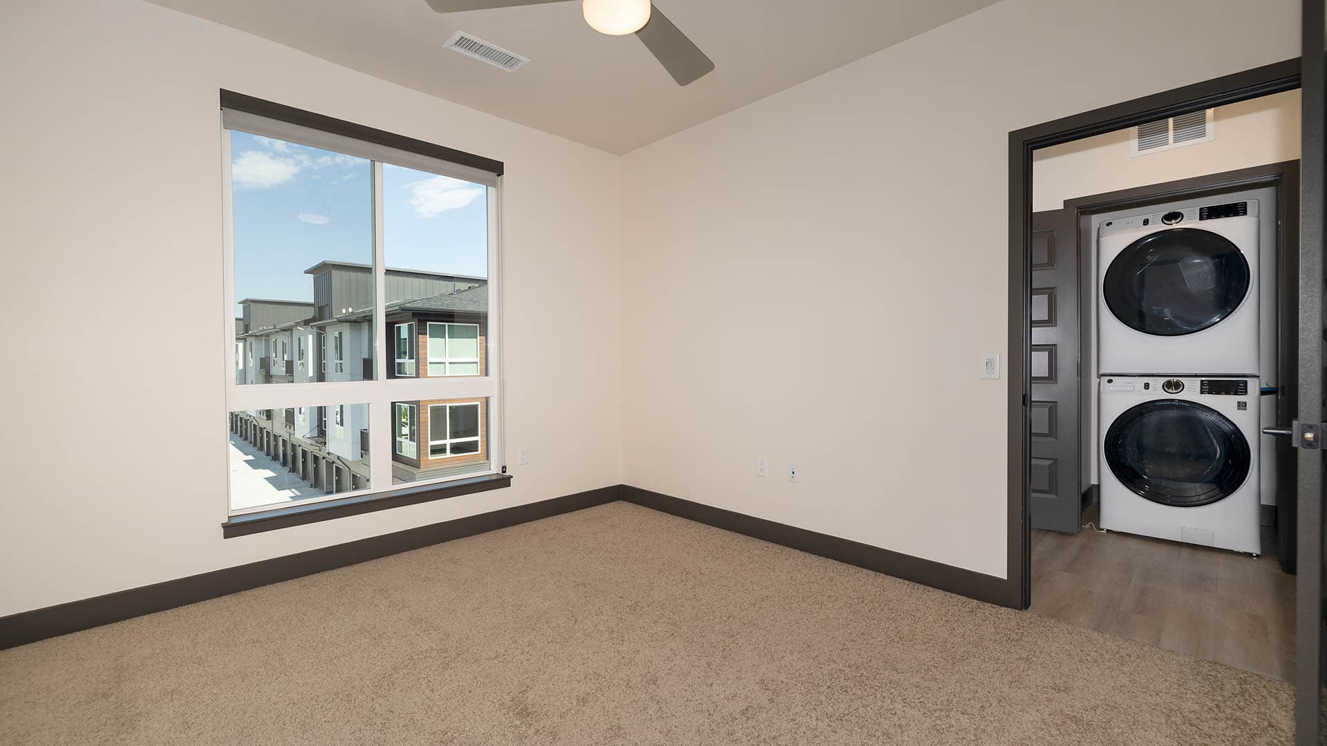 Circa Fitzsimons Apartments 4 of 13