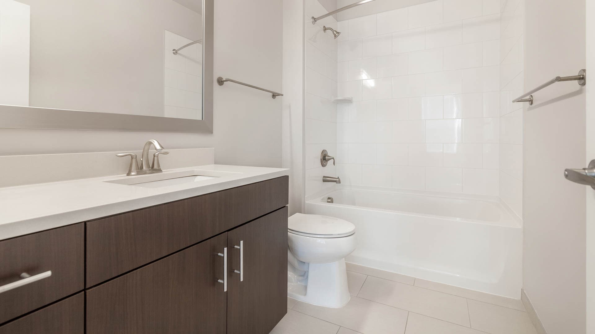 Radiant Fairfax Ridge Apartments 2 of 8