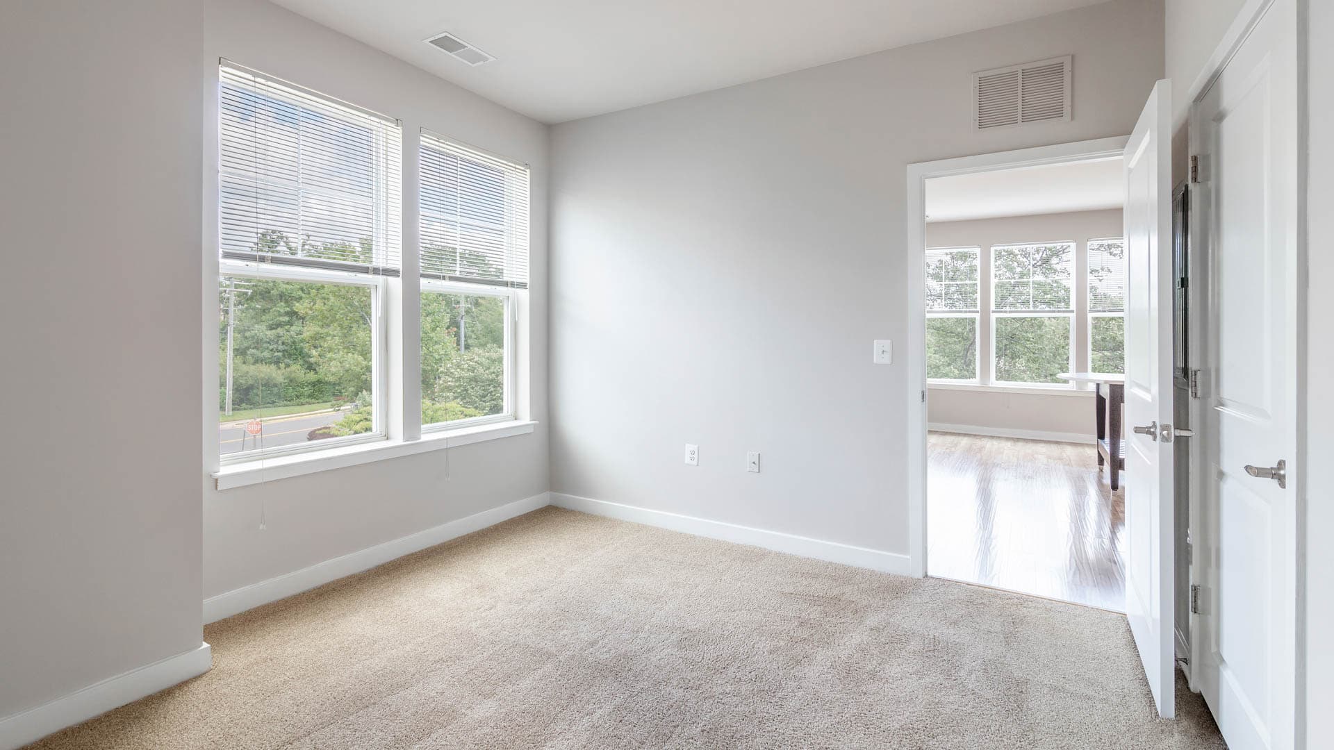 Radiant Fairfax Ridge Apartments 19 of 31