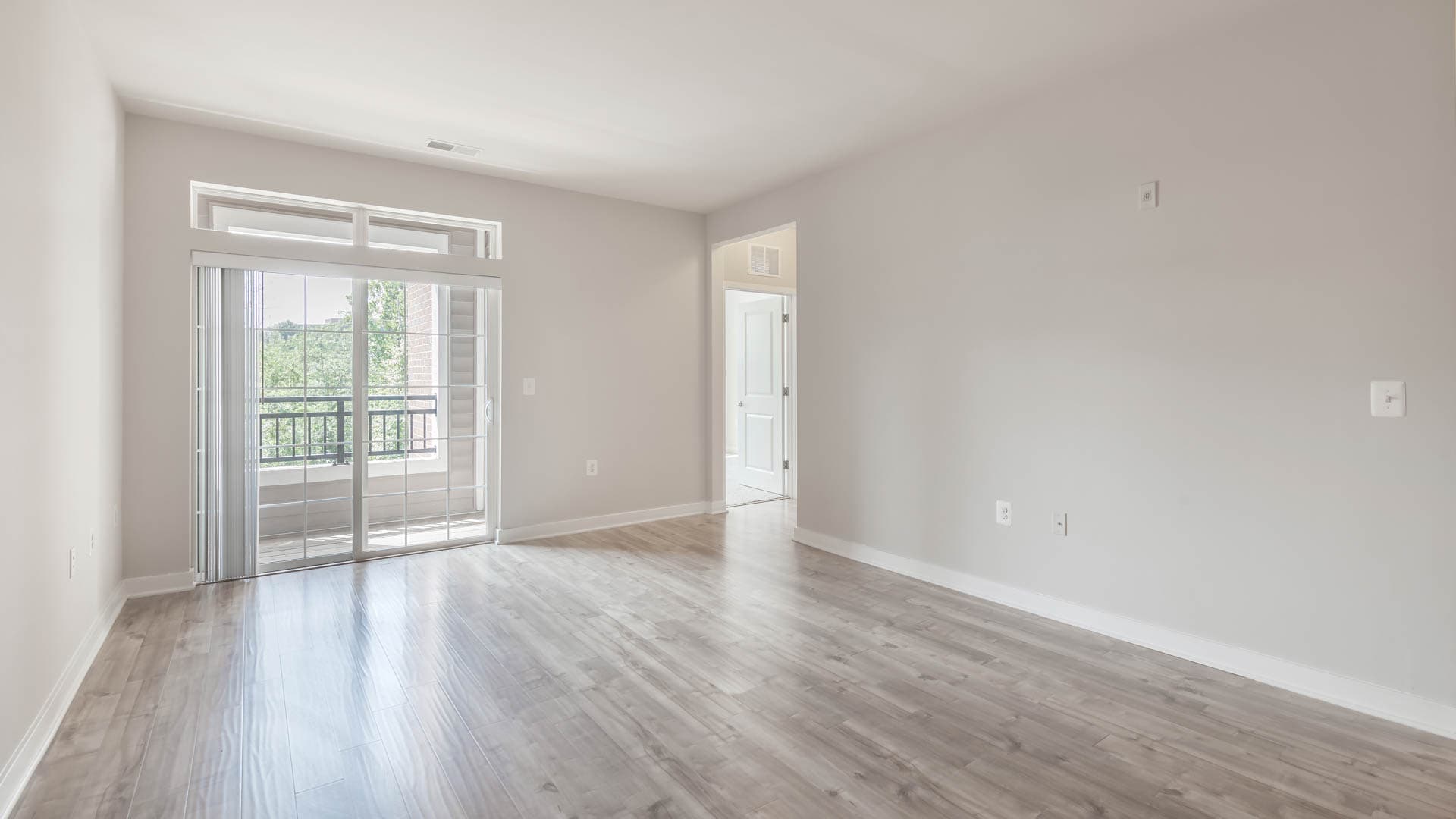 Radiant Fairfax Ridge Apartments 12 of 31