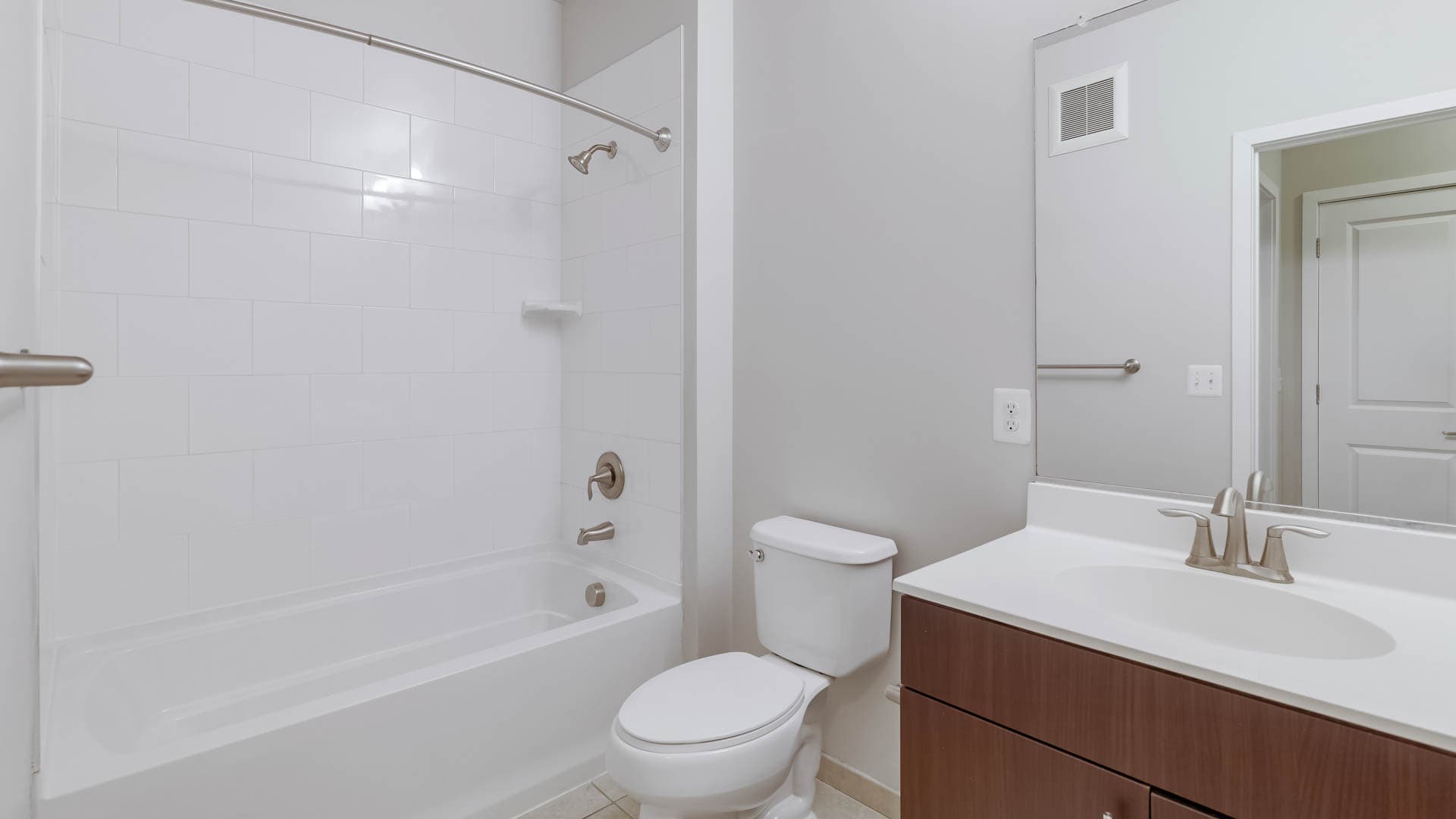 Radiant Fairfax Ridge Apartments 2 of 11