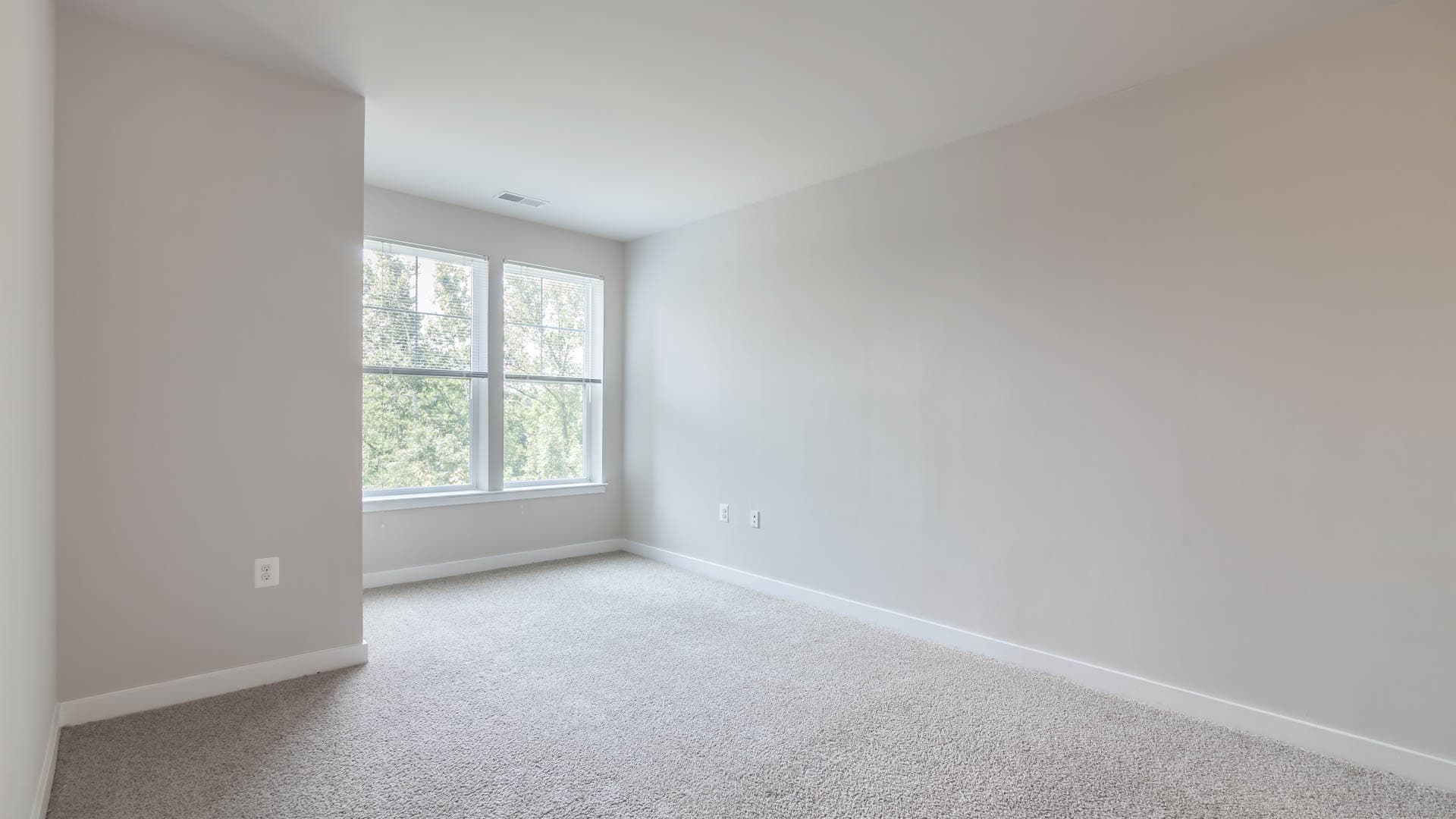 Radiant Fairfax Ridge Apartments 23 of 31