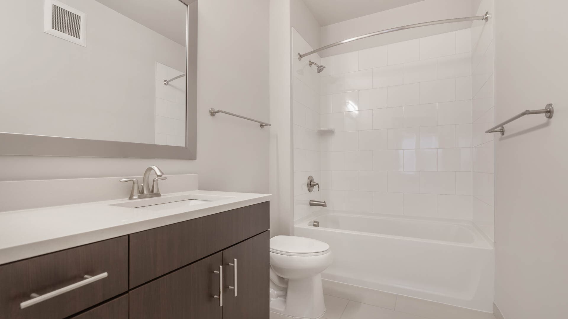 Radiant Fairfax Ridge Apartments 1 of 16