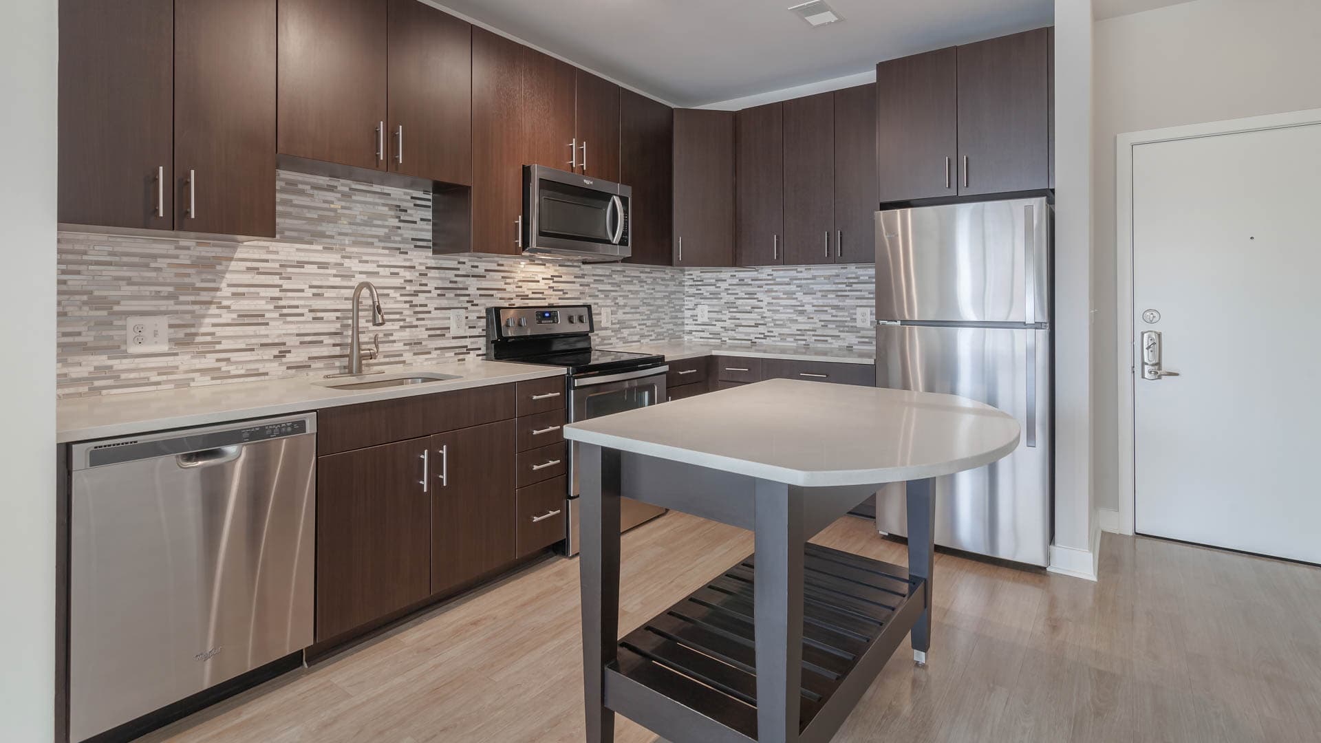 Radiant Fairfax Ridge Apartments 5 of 31
