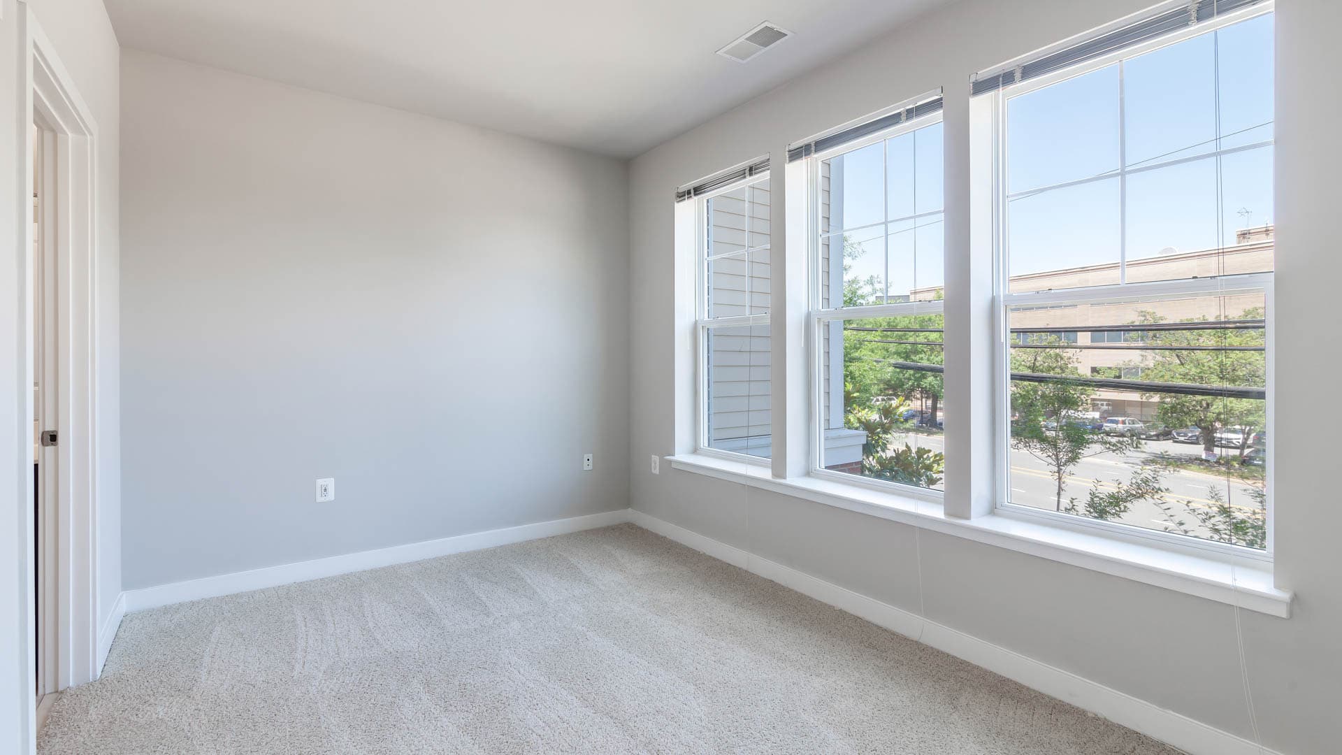 Radiant Fairfax Ridge Apartments 5 of 11