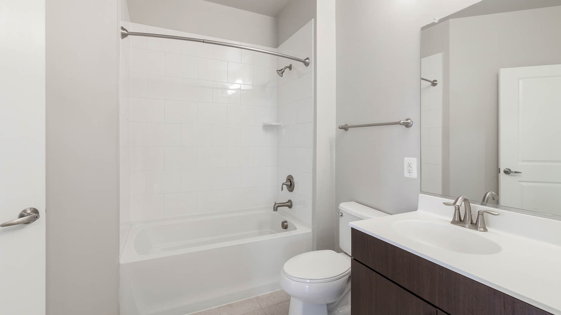 Radiant Fairfax Ridge Apartments 7 of 11