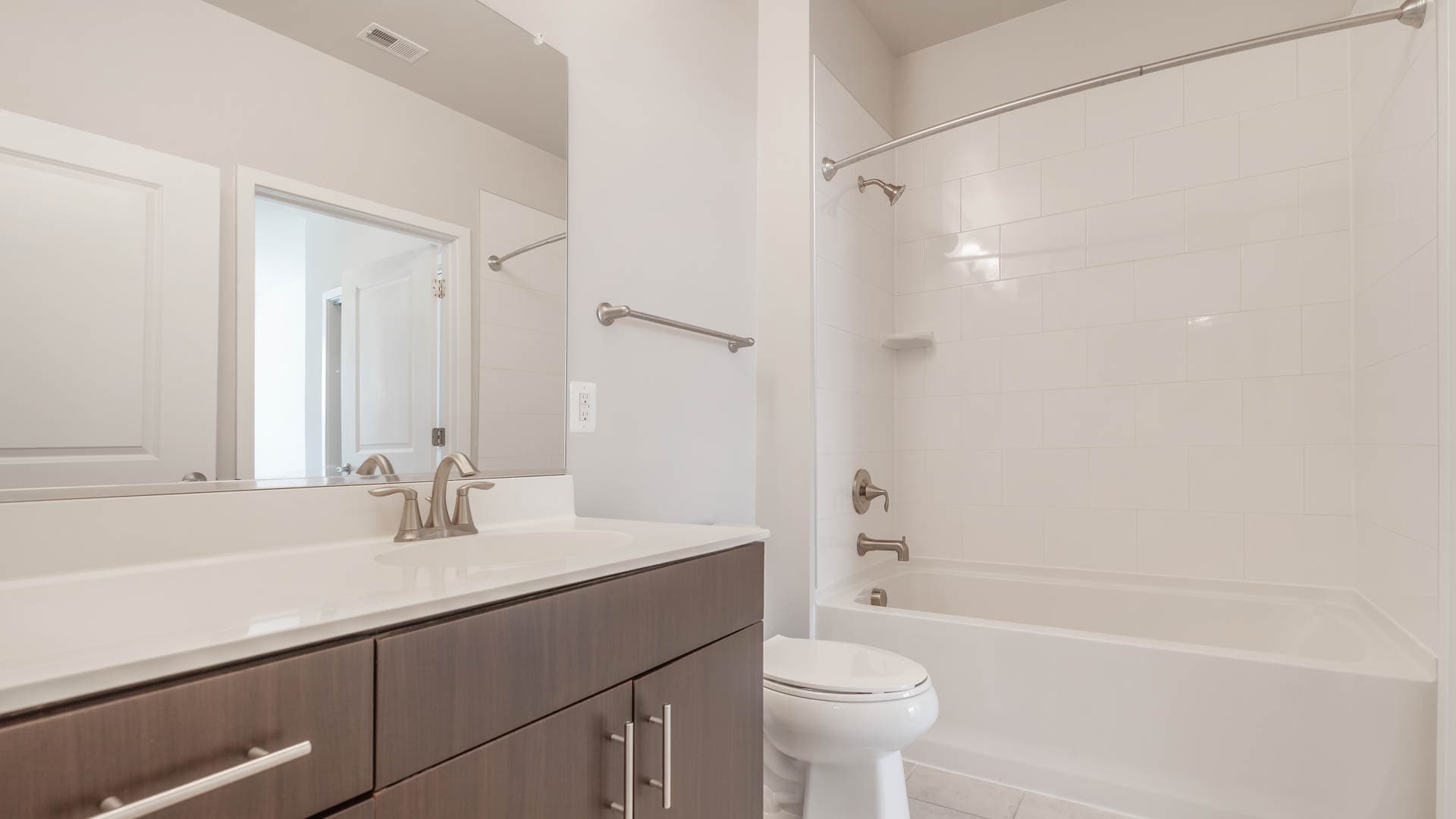 Radiant Fairfax Ridge Apartments 14 of 31