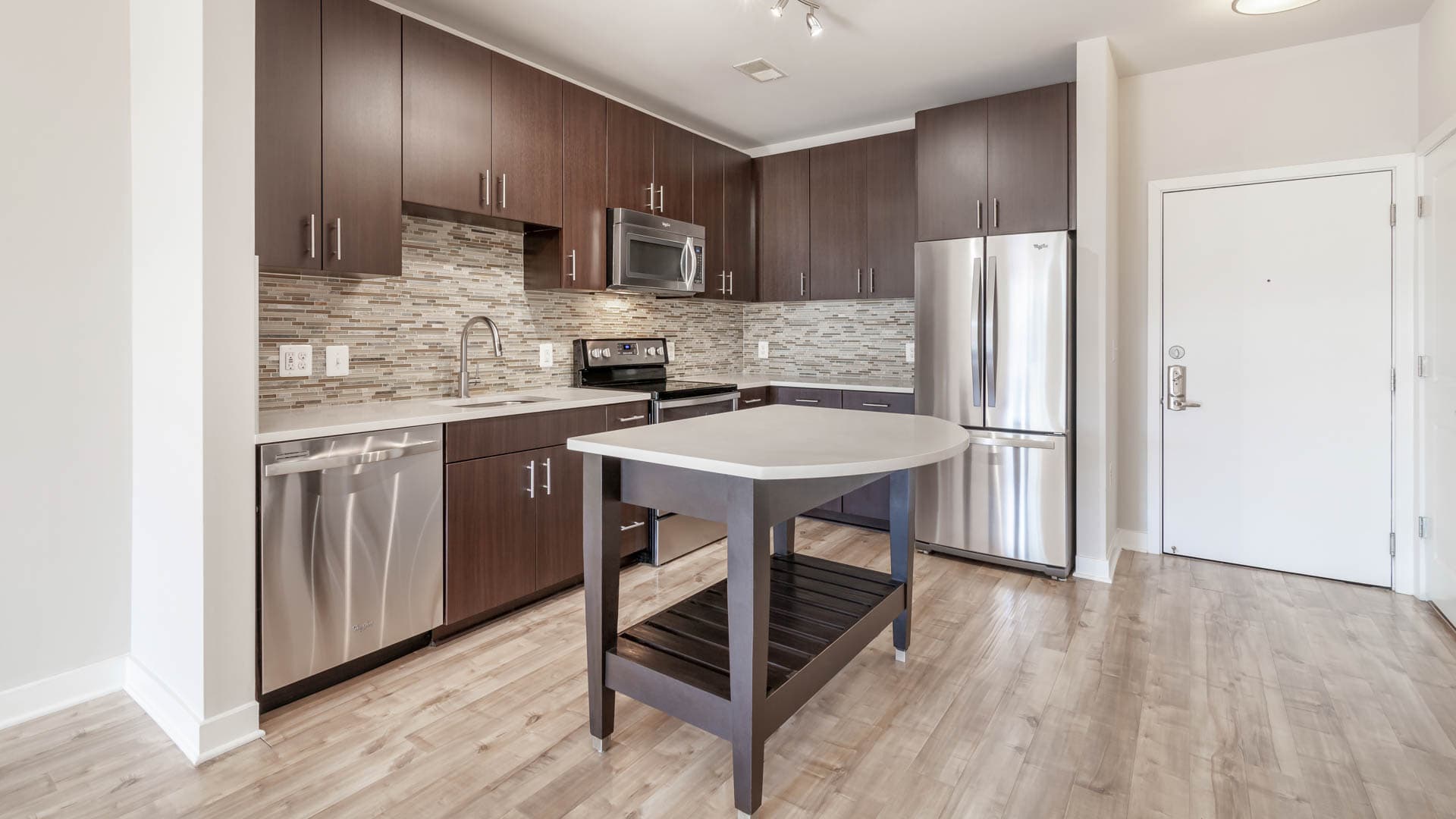 Radiant Fairfax Ridge Apartments 10 of 16
