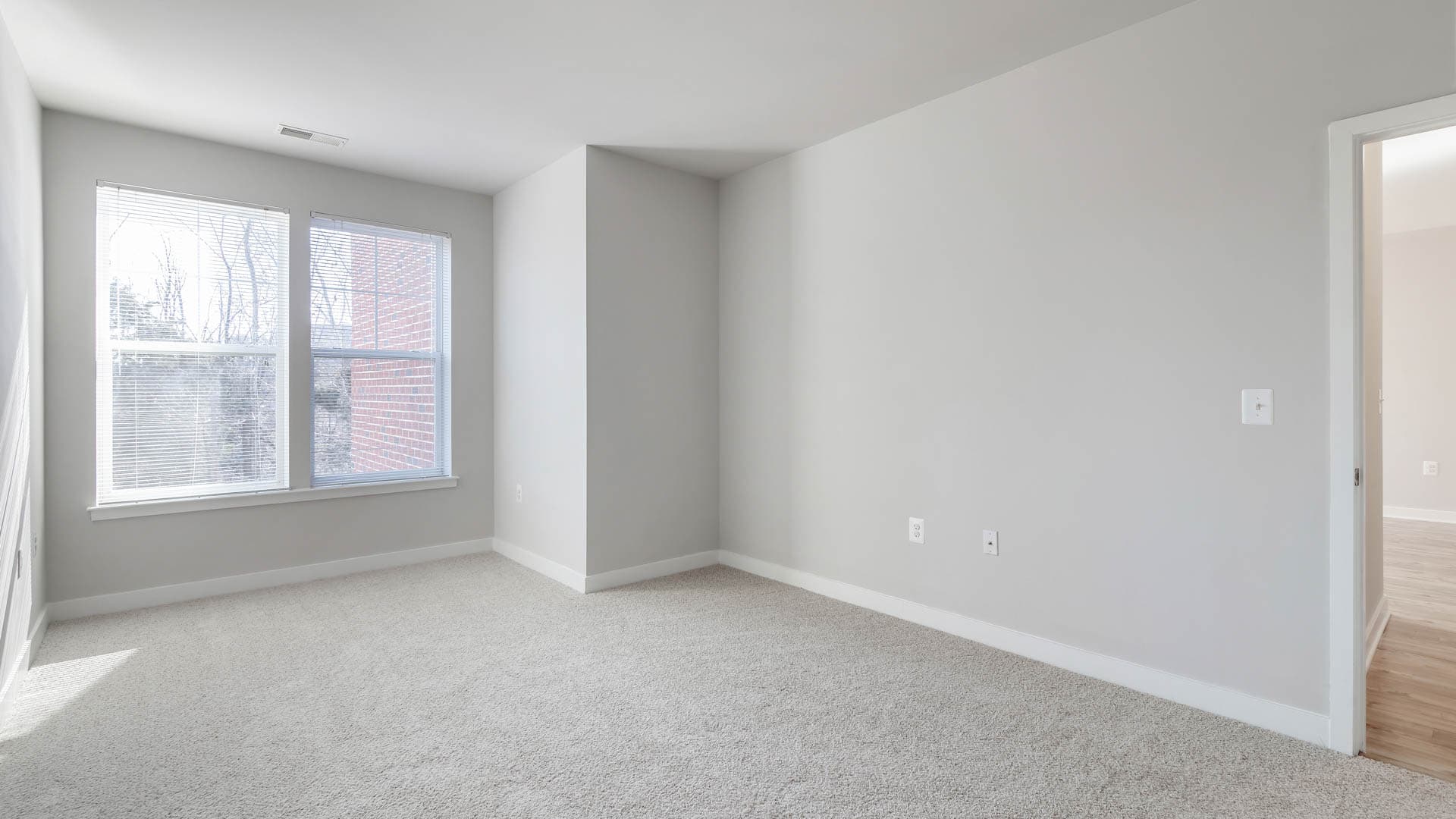 Radiant Fairfax Ridge Apartments 9 of 16