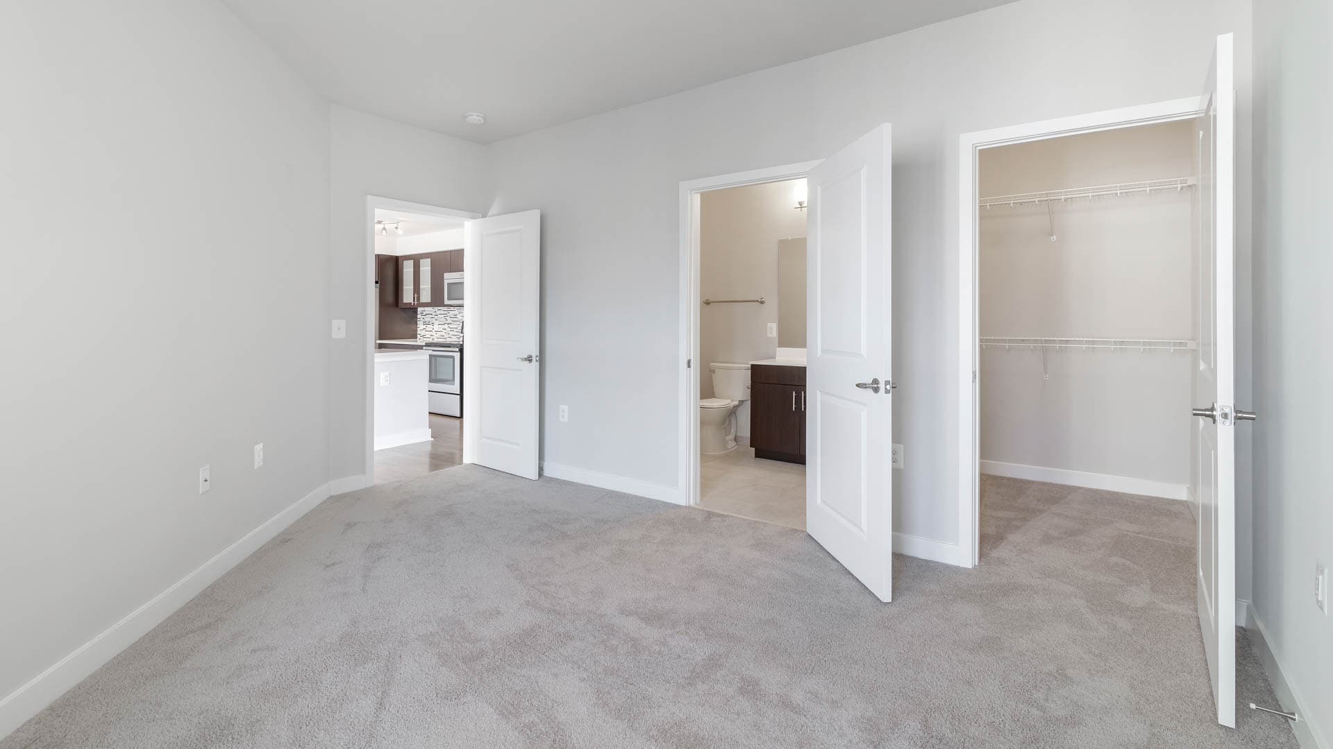 Radiant Fairfax Ridge Apartments 24 of 31