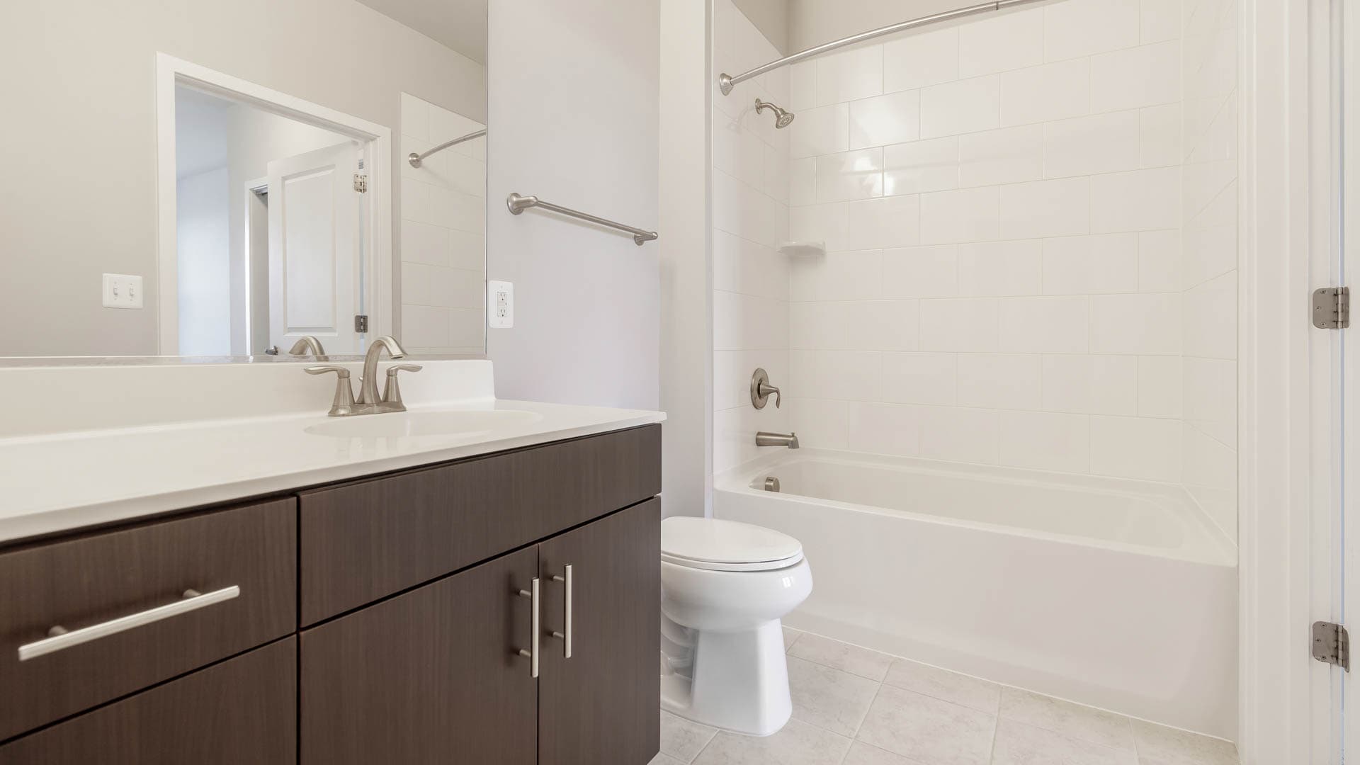 Radiant Fairfax Ridge Apartments 1 of 10
