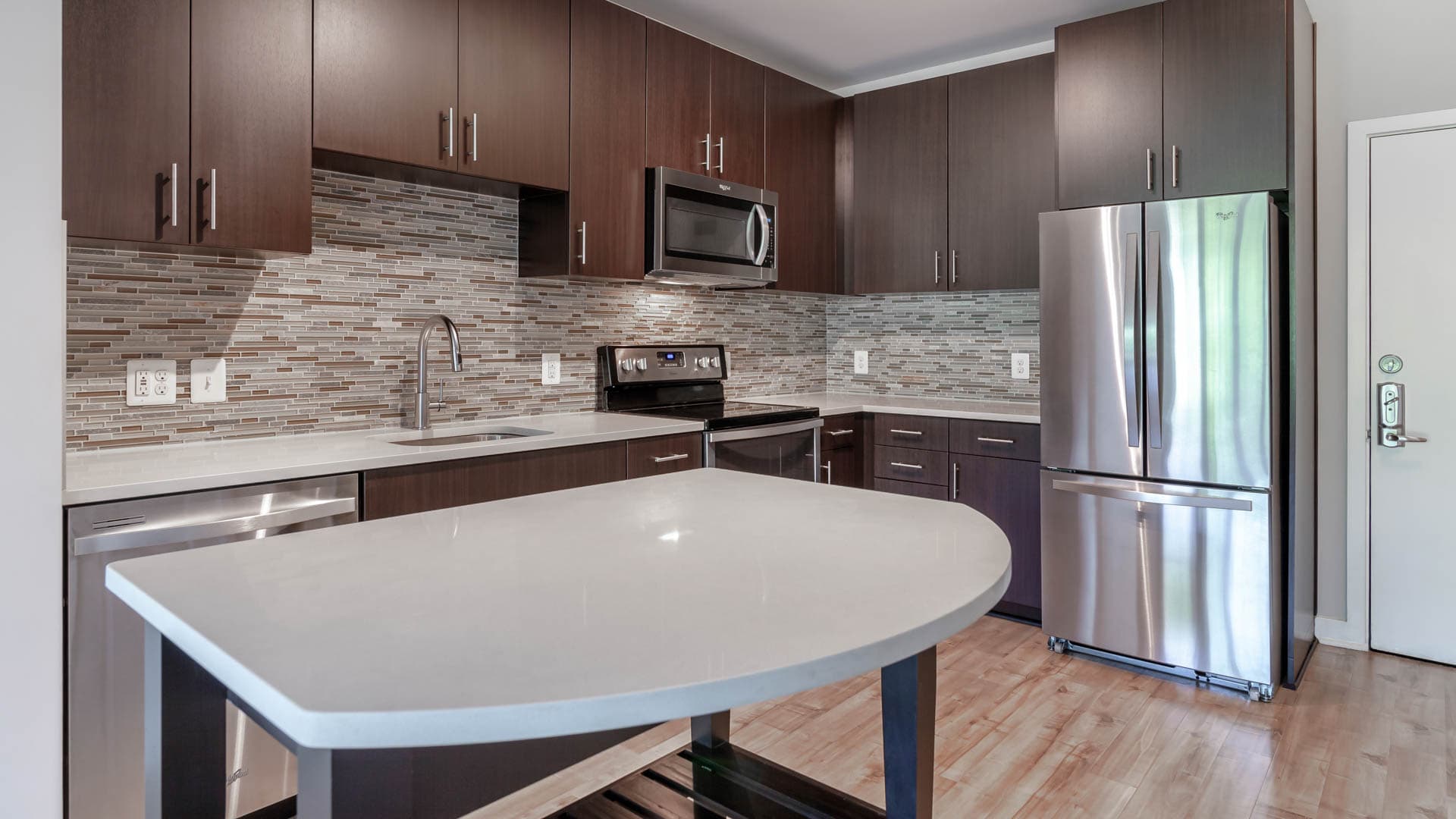 Radiant Fairfax Ridge Apartments 3 of 6