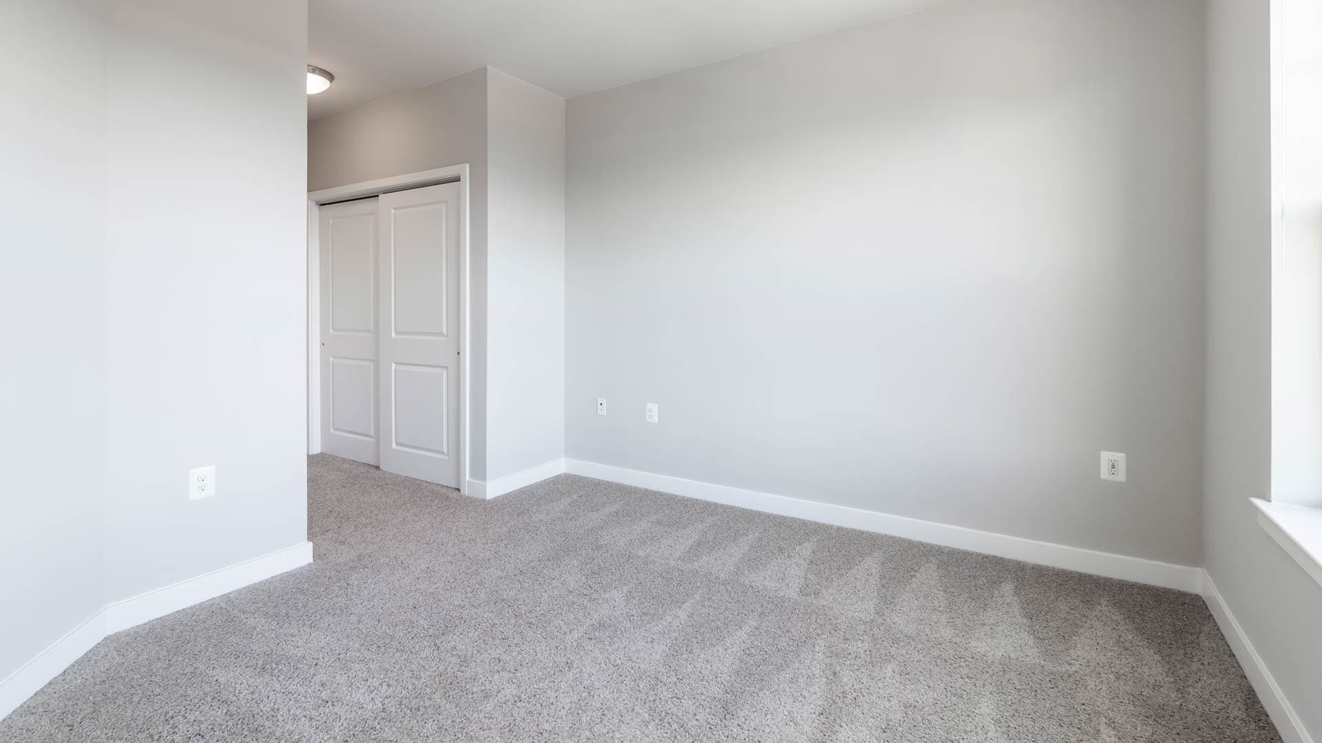 Radiant Fairfax Ridge Apartments 2 of 12