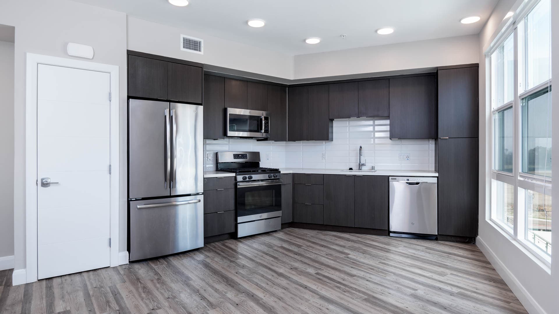 Mara Pacific Beach Apartments 3 of 8