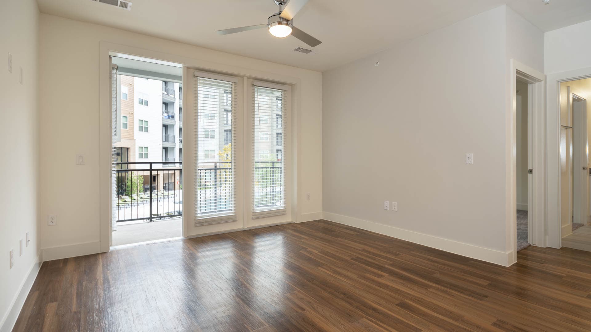 Olivian at the Realm Apartments 6 of 11