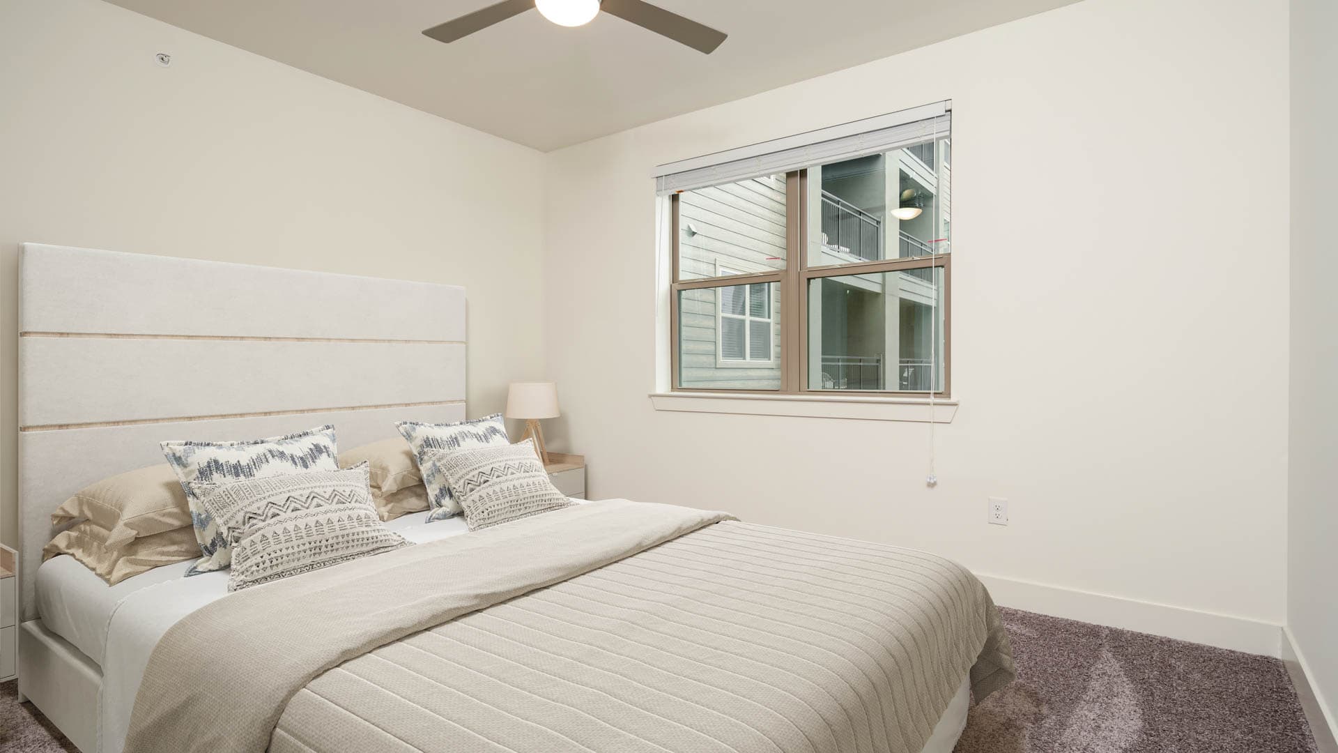 Olivian at the Realm Apartments 10 of 11
