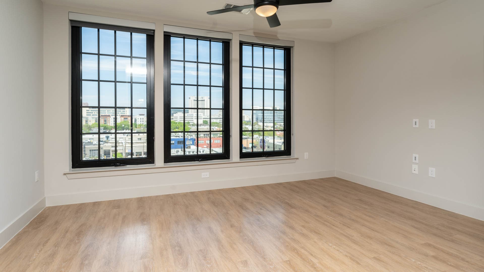 Indie Deep Ellum Apartments 5 of 8