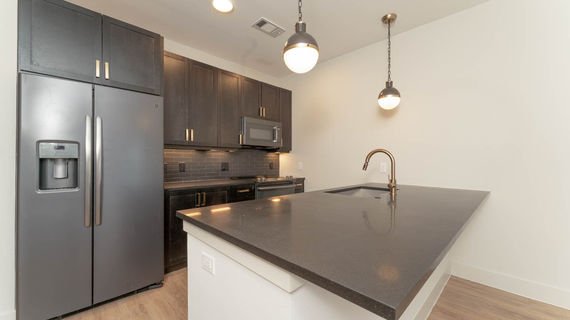 Indie Deep Ellum Apartments 4 of 8