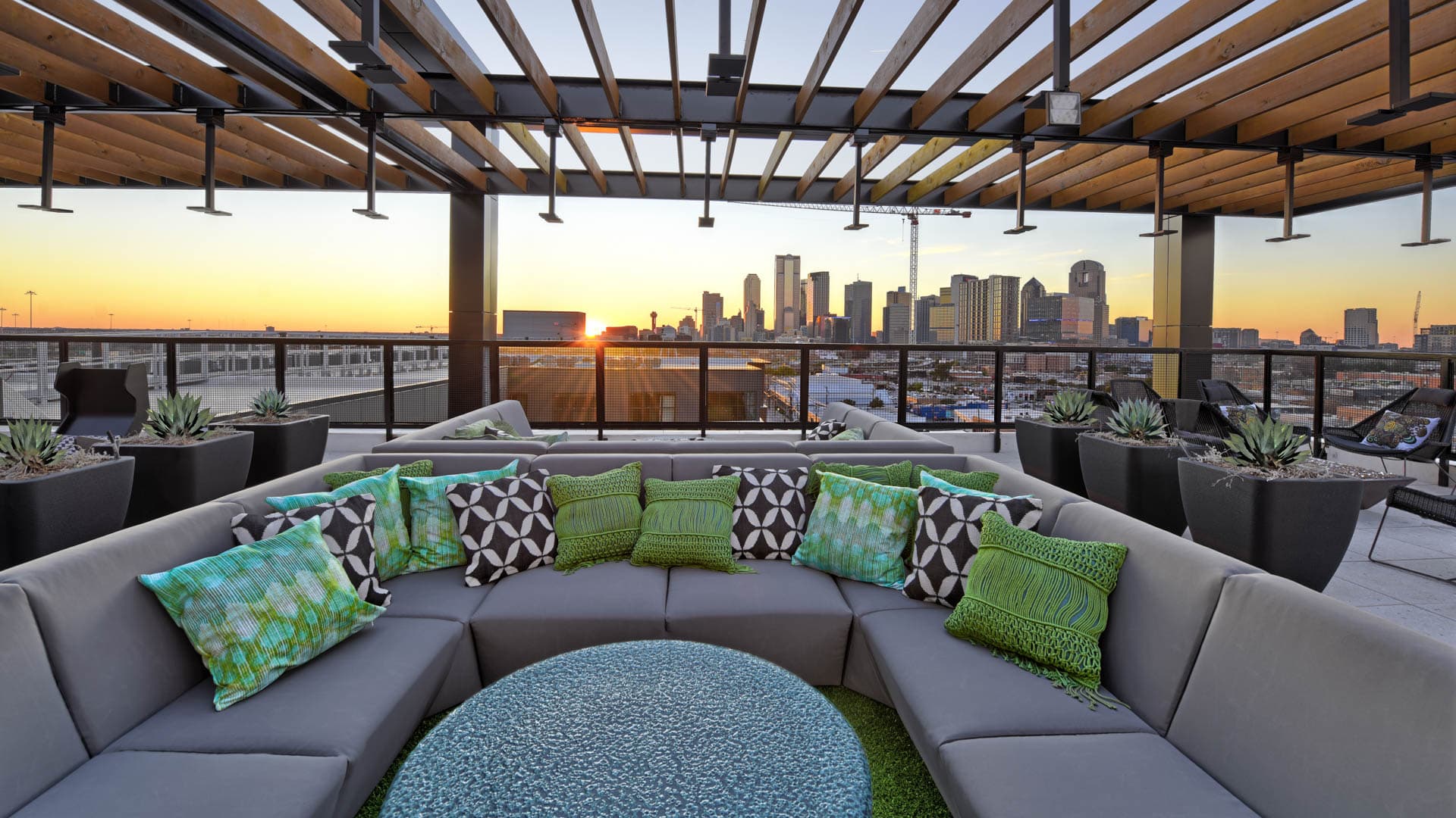 Indie Deep Ellum Apartments 43 of 46