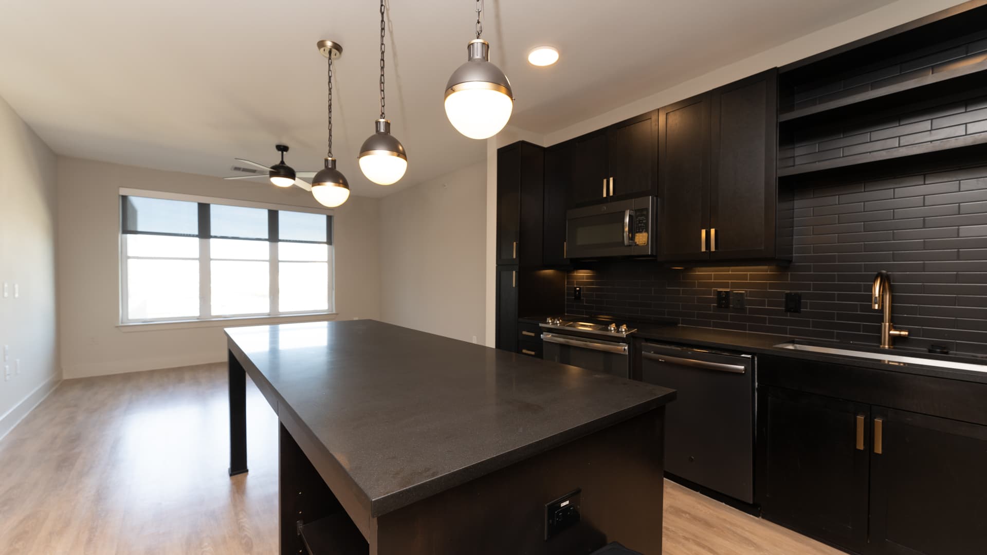 Indie Deep Ellum Apartments 5 of 46
