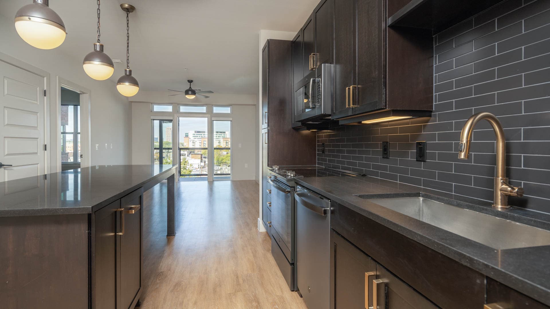 Indie Deep Ellum Apartments 4 of 6