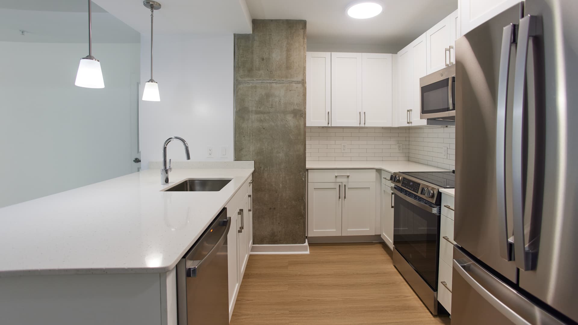 Skyhouse South Apartments 4 of 8