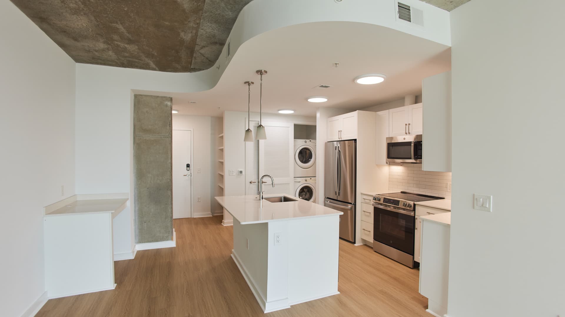 Skyhouse South Apartments 2 of 8