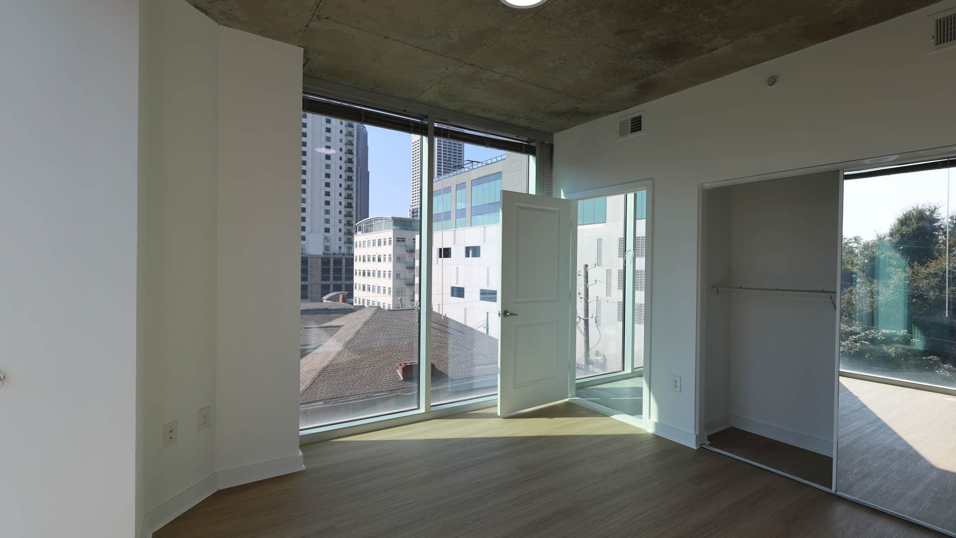 Skyhouse South Apartments 3 of 11