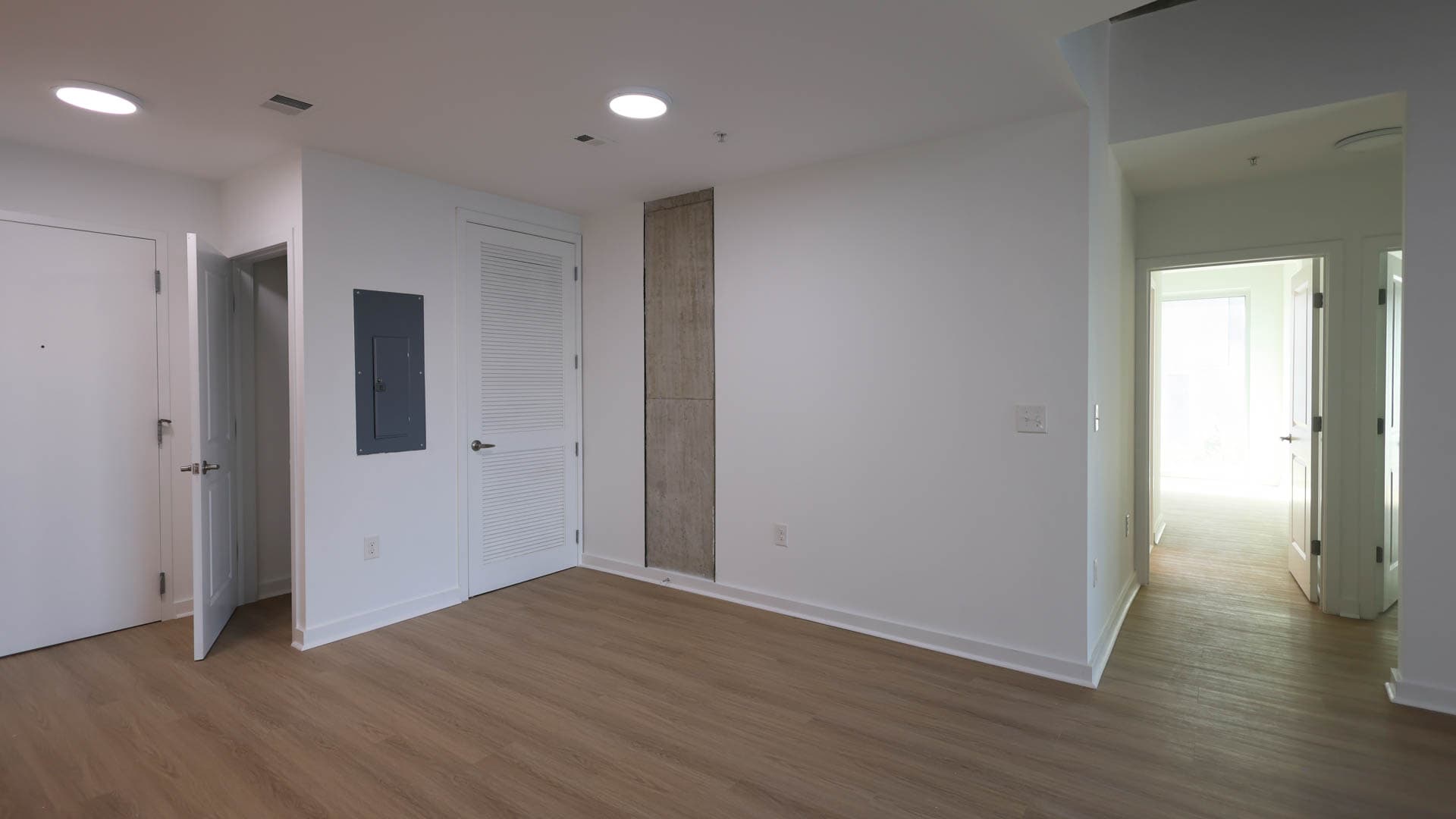 Skyhouse South Apartments 6 of 15