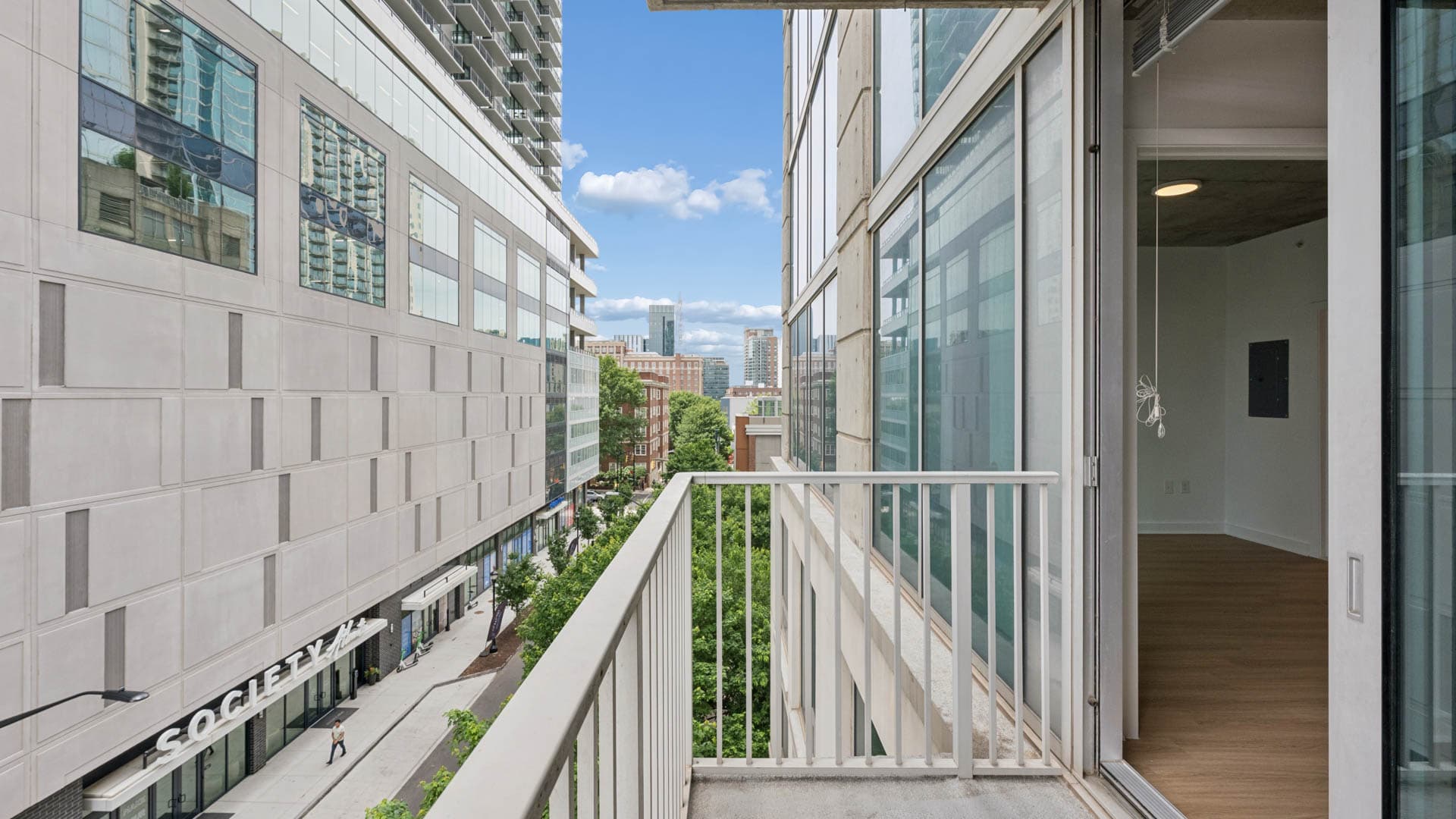 Skyhouse South Apartments 9 of 60