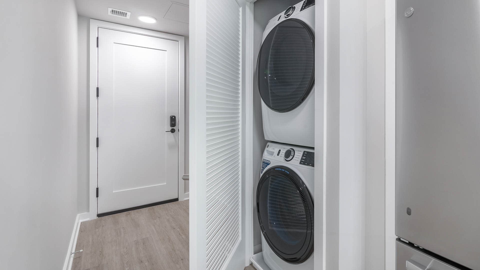 Reverb Apartments 4 of 6