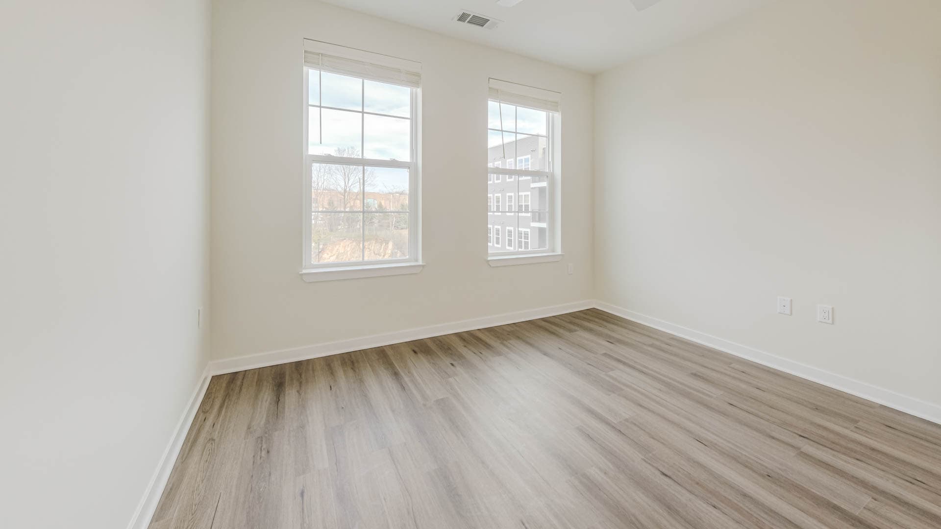 Alexan Harrison Apartments 3 of 11
