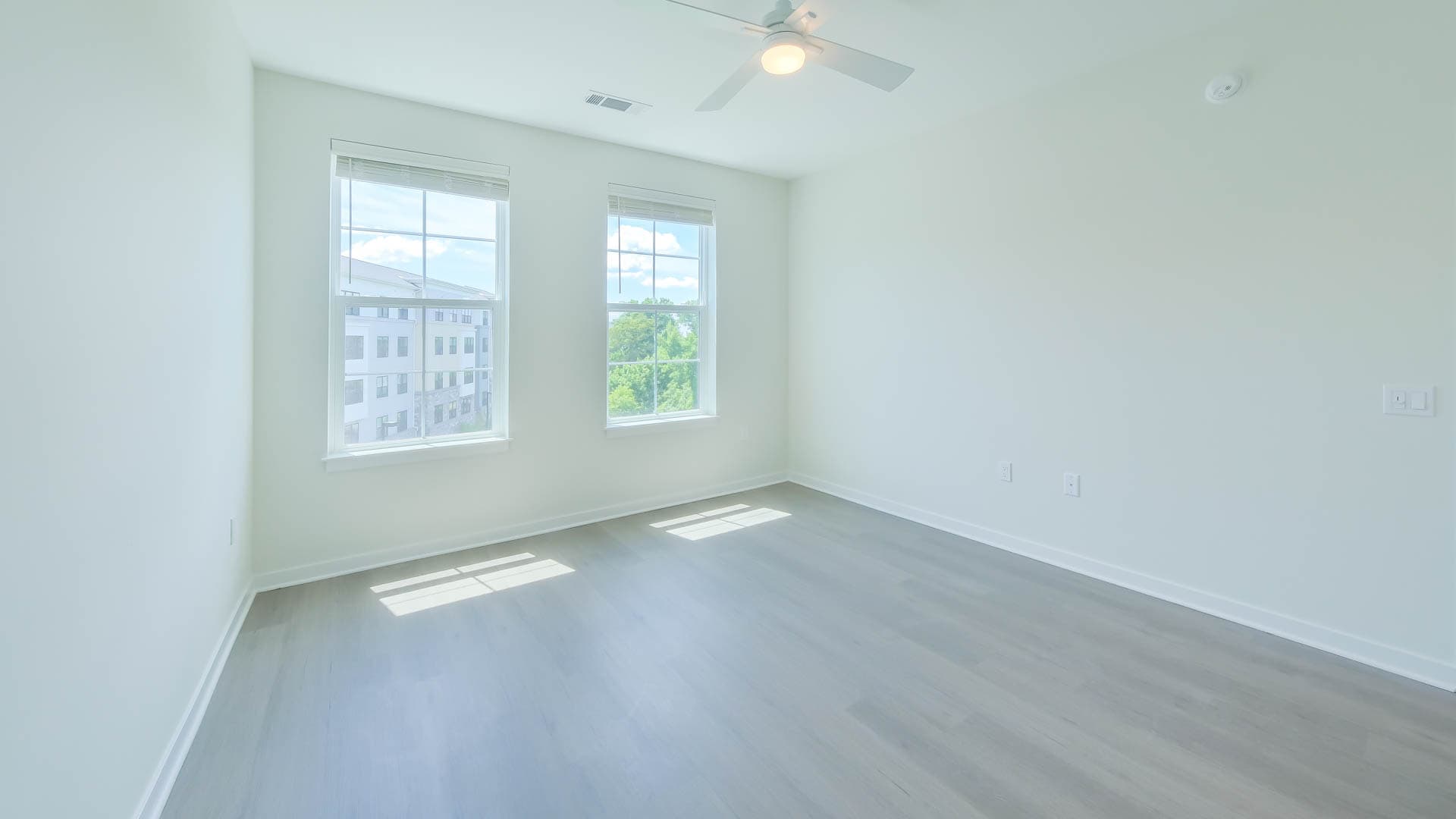 Alexan Harrison Apartments 3 of 11