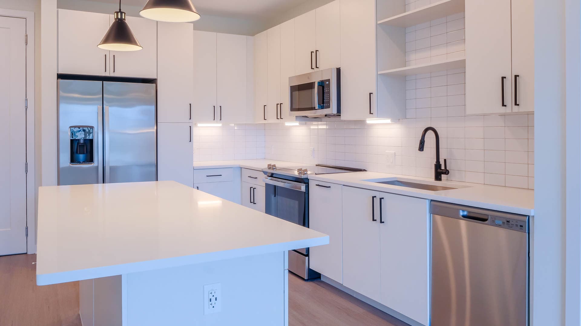 Alexan Harrison Apartments 4 of 11
