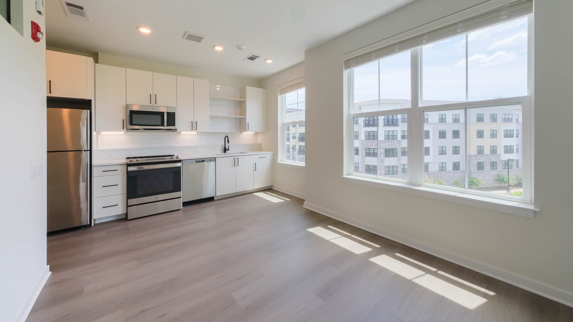 Alexan Harrison Apartments 3 of 7