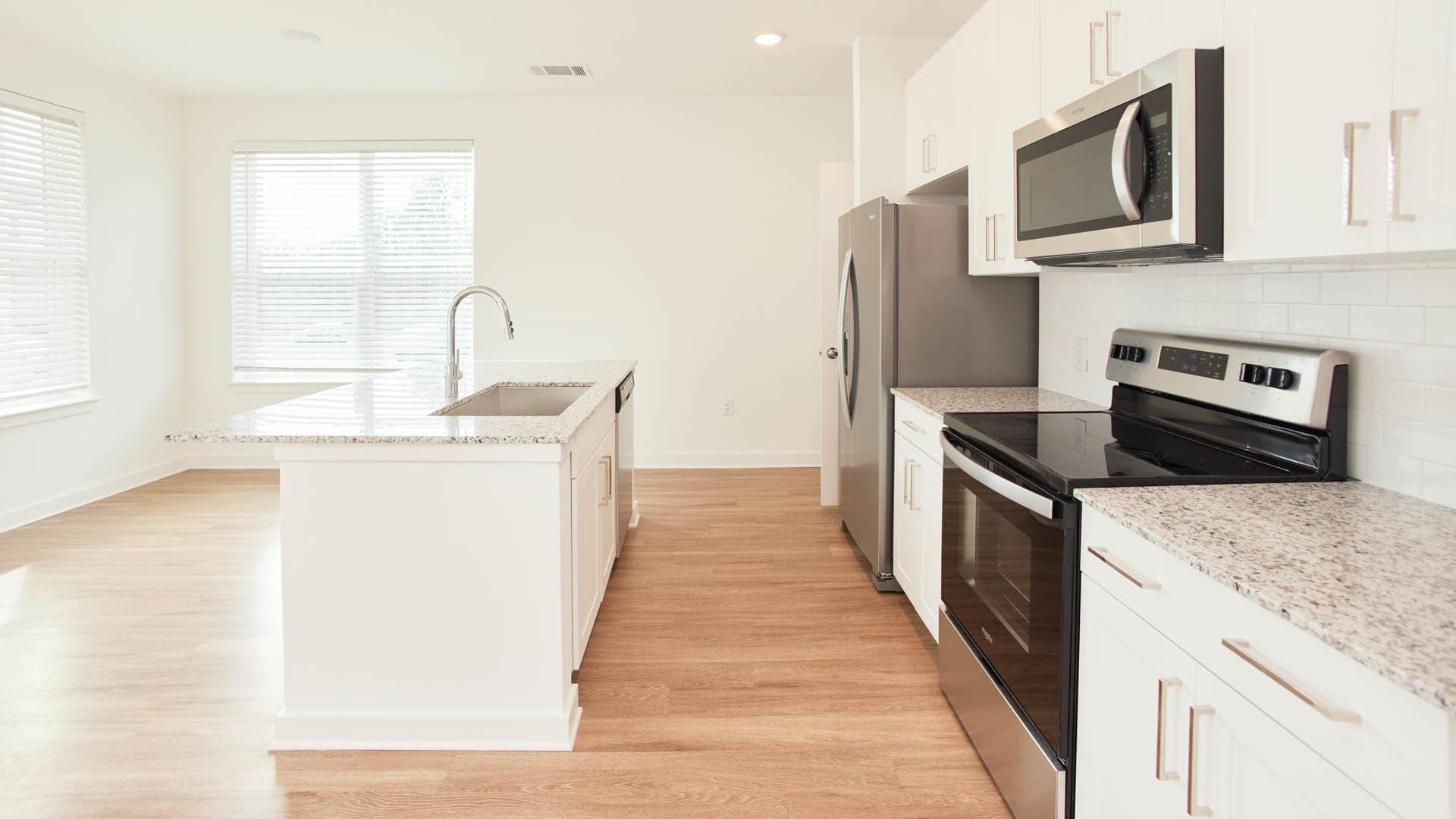 Richmond Row Apartments 4 of 11