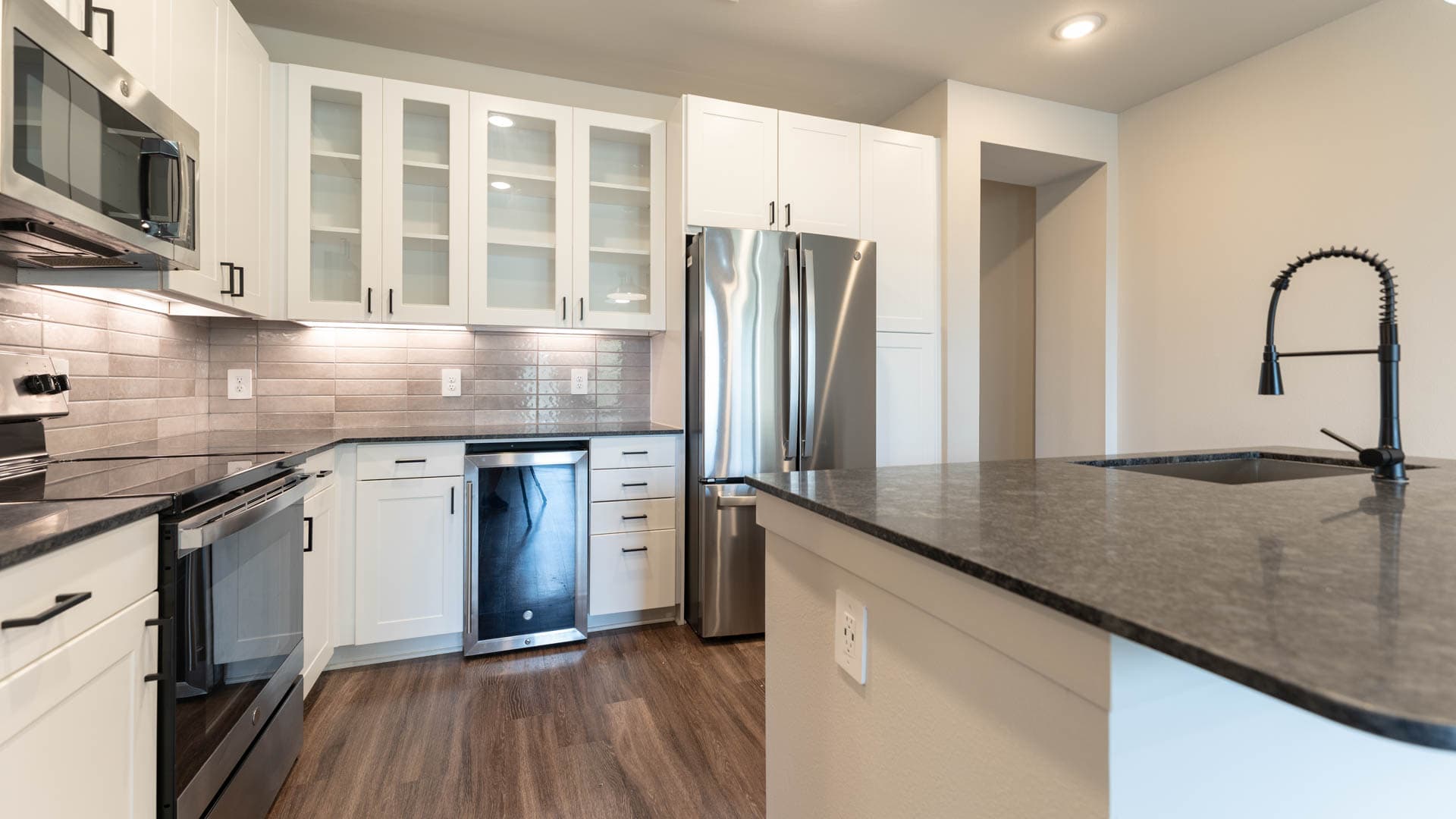 Trailwinds Grapevine Apartments 1 of 11