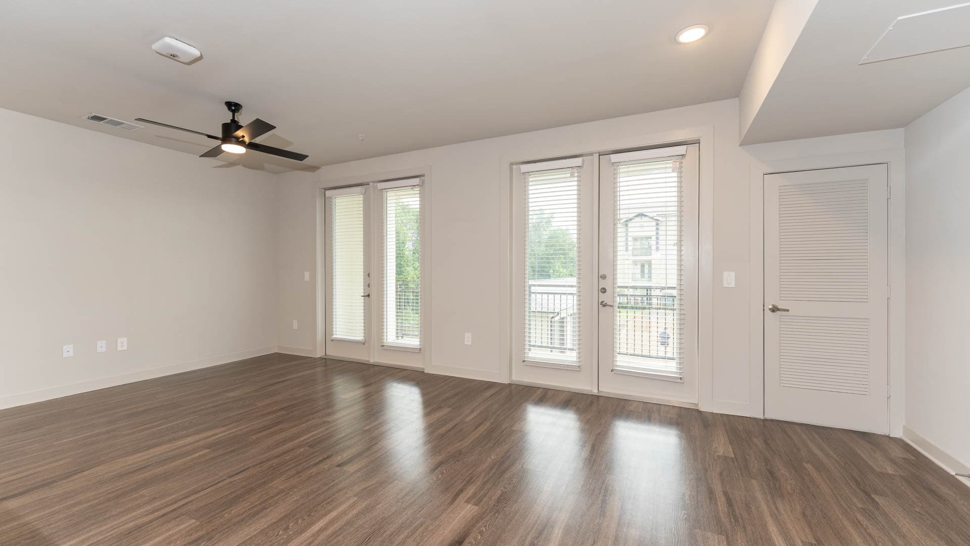Trailwinds Grapevine Apartments 6 of 11