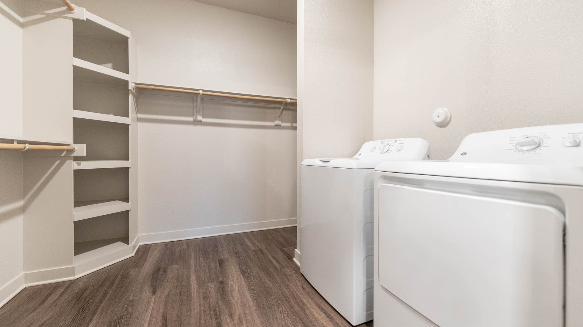 Trailwinds Grapevine Apartments 2 of 8