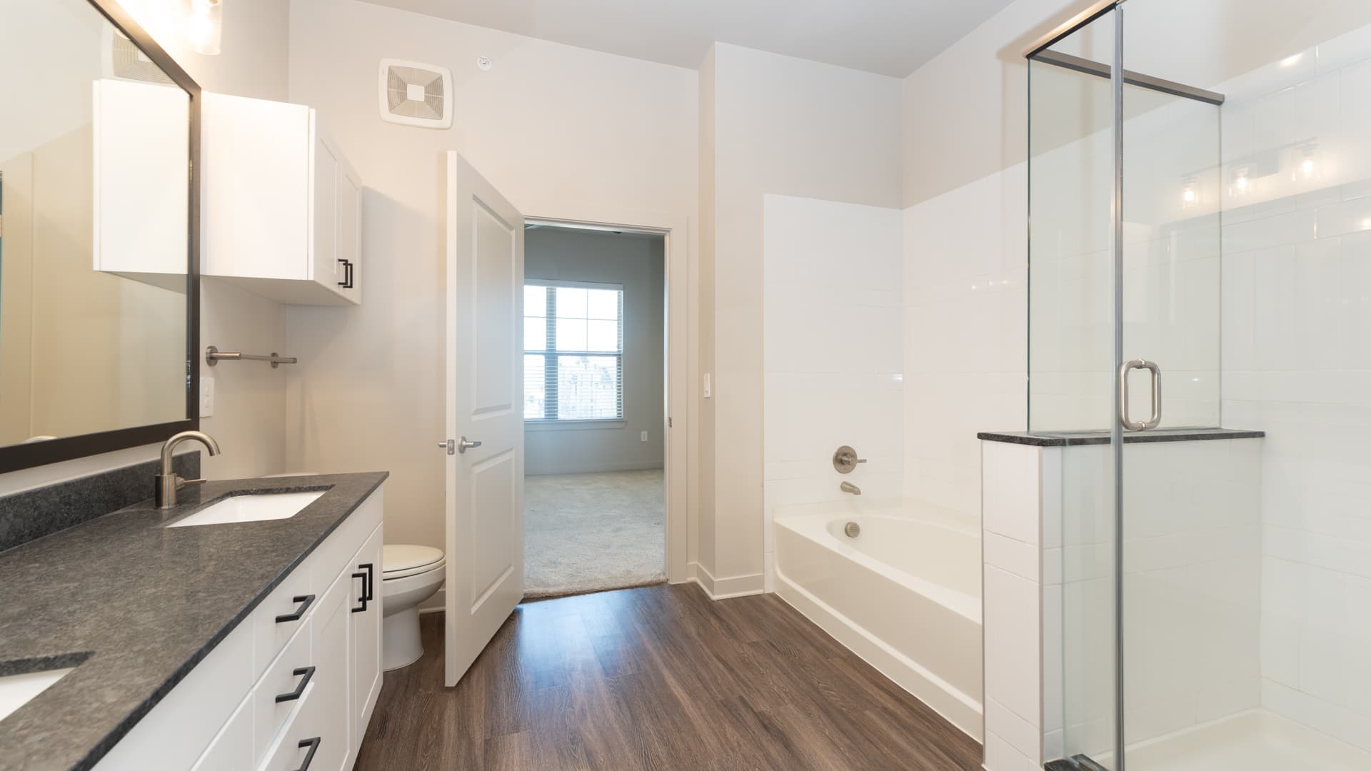 Trailwinds Grapevine Apartments 3 of 12