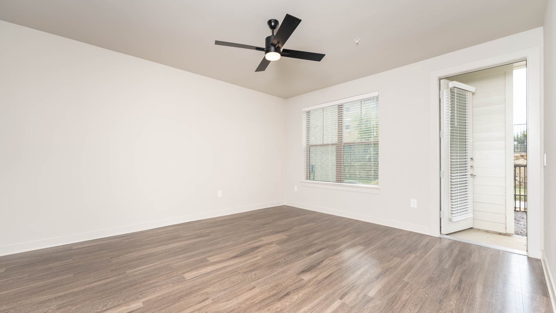 Trailwinds Grapevine Apartments 2 of 8