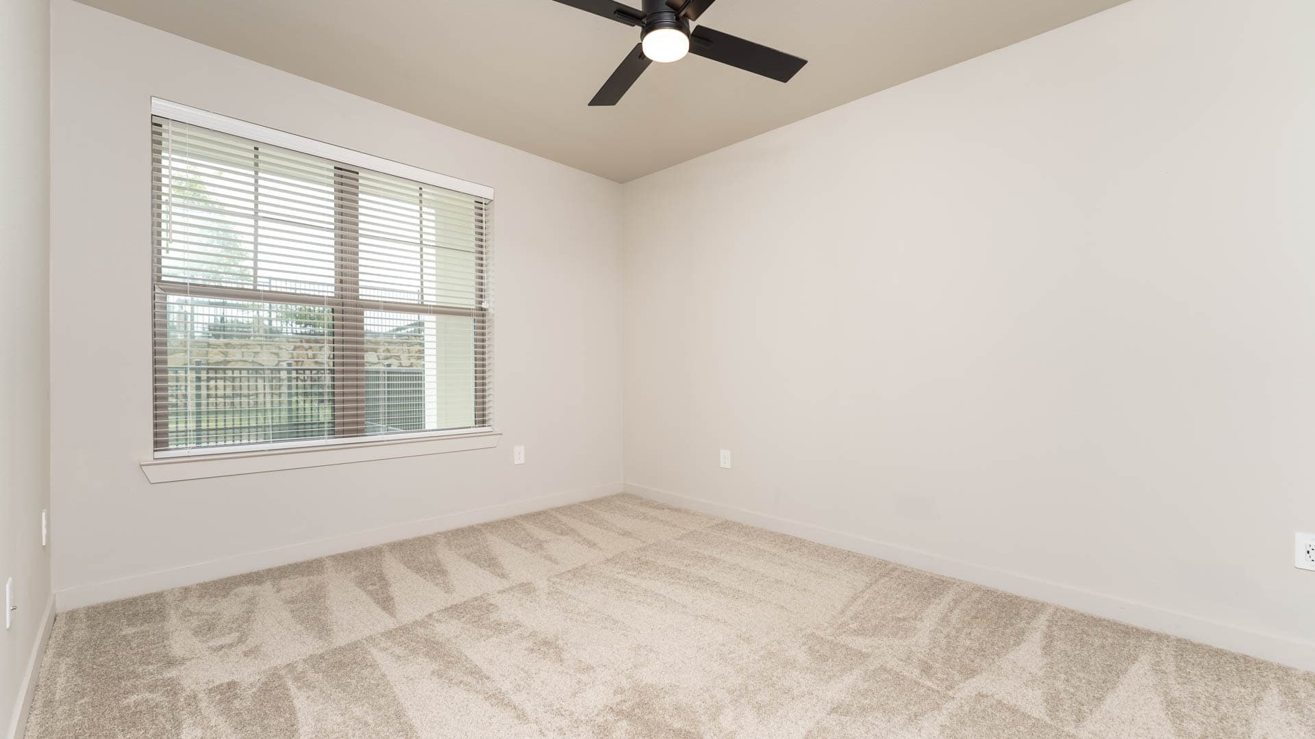 Trailwinds Grapevine Apartments 1 of 8