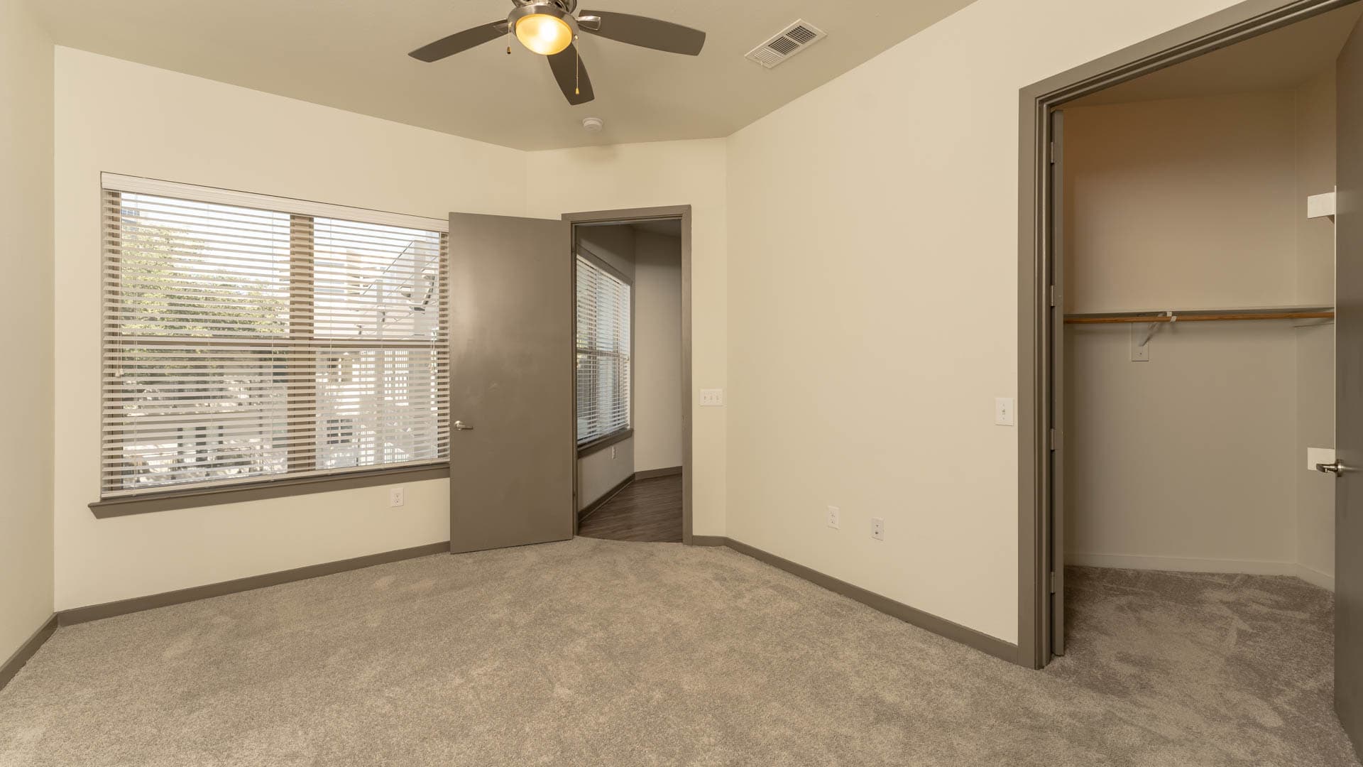 Crest at Park Central Apartments 3 of 11