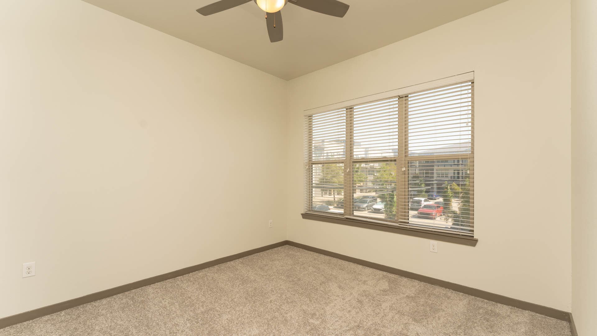 Crest at Park Central Apartments 3 of 11