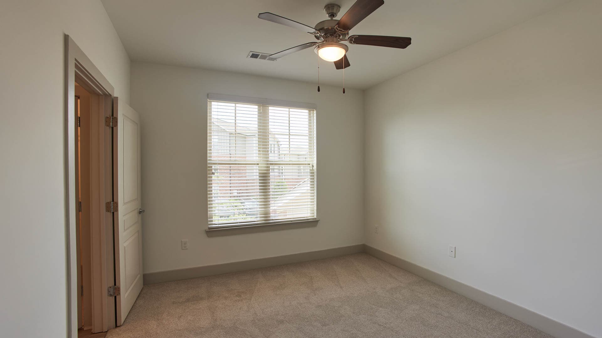 Sixes Ridge Apartments 6 of 11