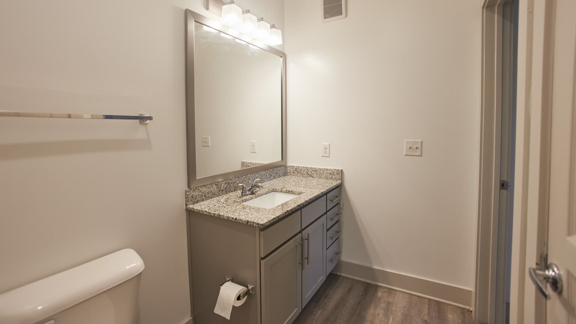 Sixes Ridge Apartments 2 of 8