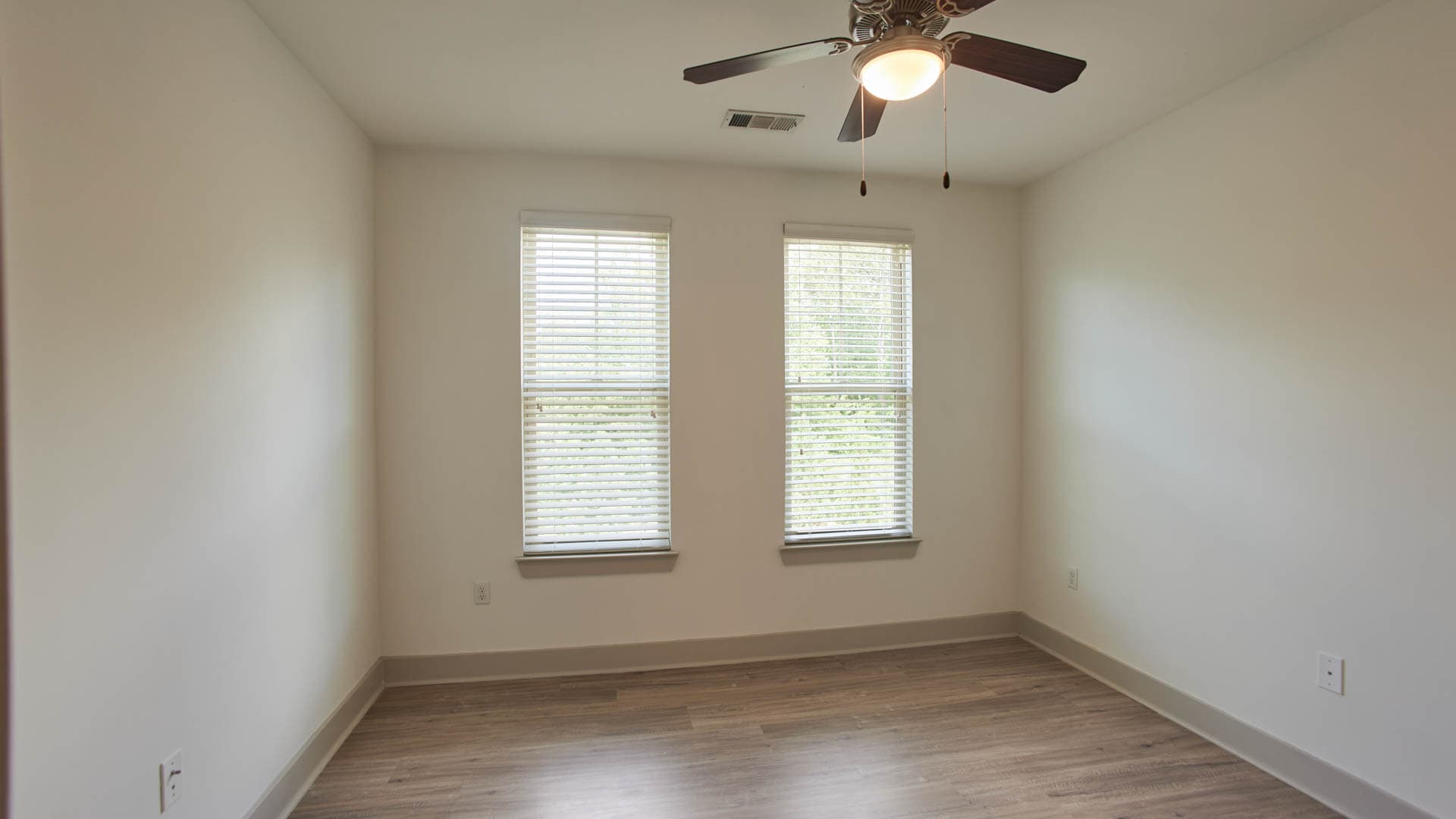 Sixes Ridge Apartments 5 of 8